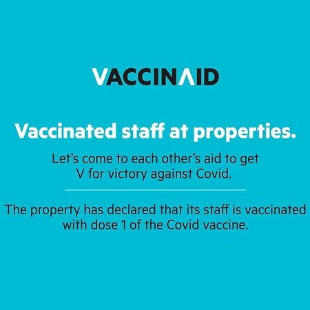 Vaccinated Staff - Oyo 10379 Hotel Varcity Sapphire Bangalore Exteriör bild
