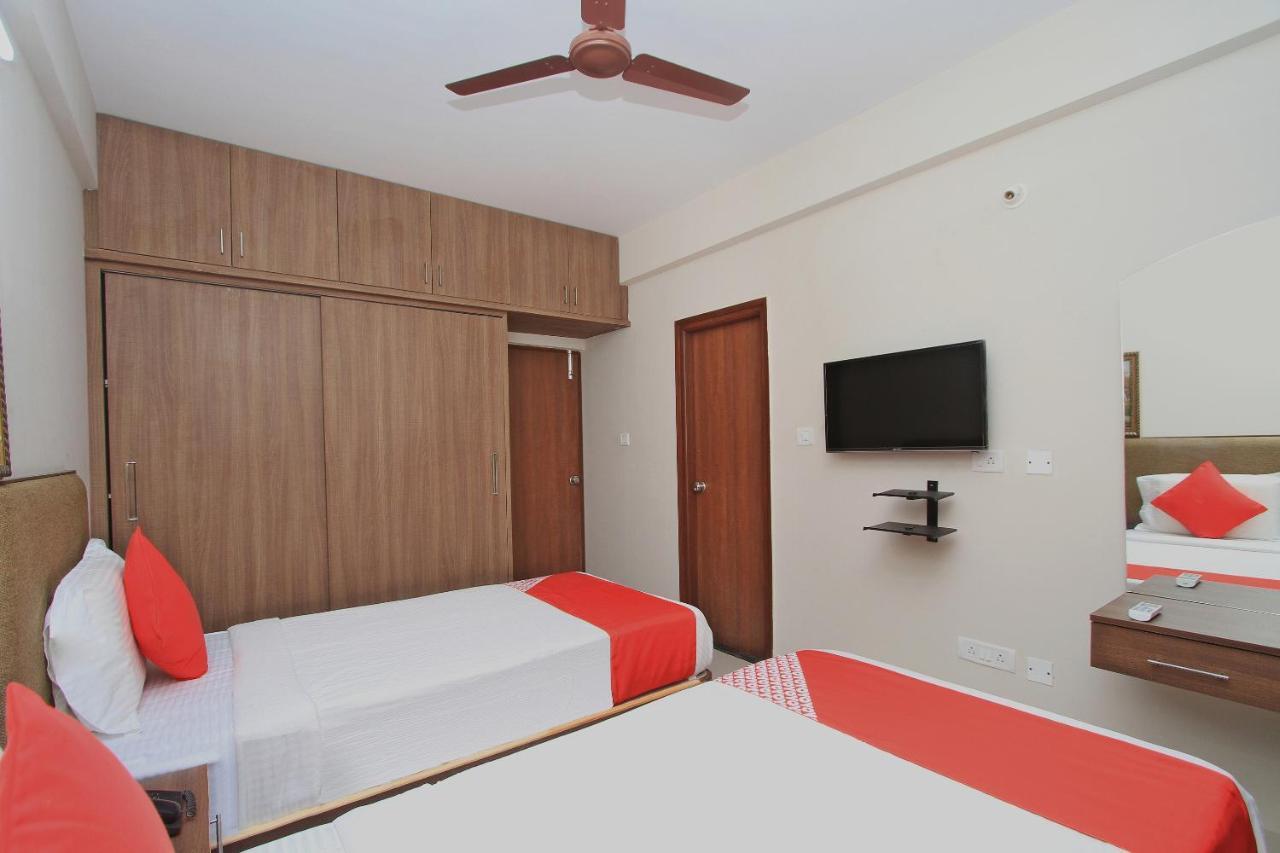 Vaccinated Staff - Oyo 10379 Hotel Varcity Sapphire Bangalore Exteriör bild